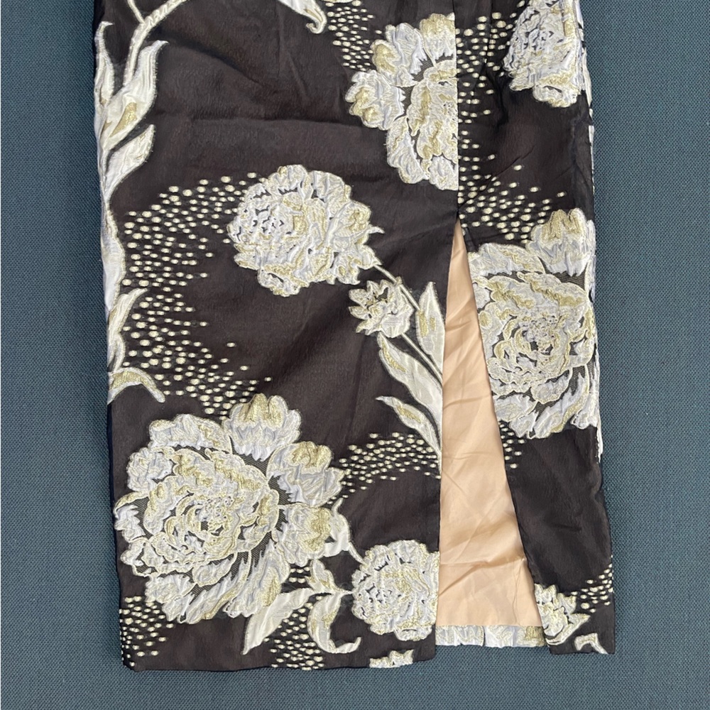 Elliatt Black and Cream Floral Midi Dress - Picture 8 of 10